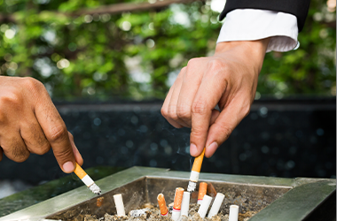 Slovensko bez ohorkov? Tabakové spoločnosti vytvárajú systém, ktorý má znížiť negatívne vplyvy odpadu z ich výrobkov.